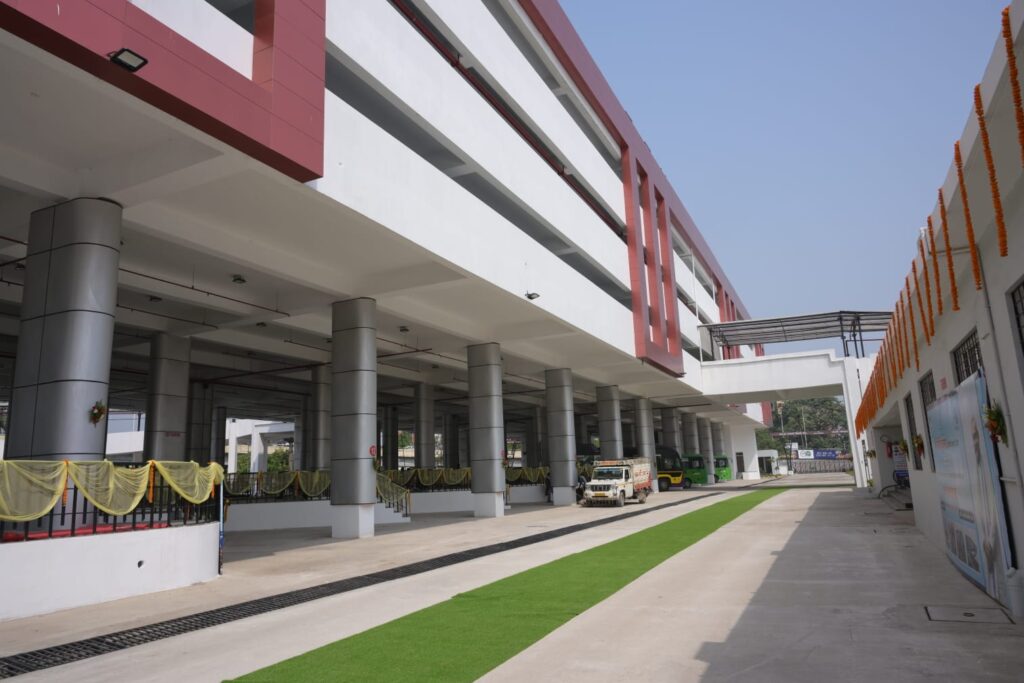 मुख्यमंत्री ने जी०पी०ओ०, पटना के पास नवनिर्मित बहुमंजिला पार्किंग भवन (मल्टी-मॉडल हब) तथा पटना जंक्शन तक भूमिगत पथ (सब-वे) का किया लोकार्पण 2 मल्टी मॉडल हब 2