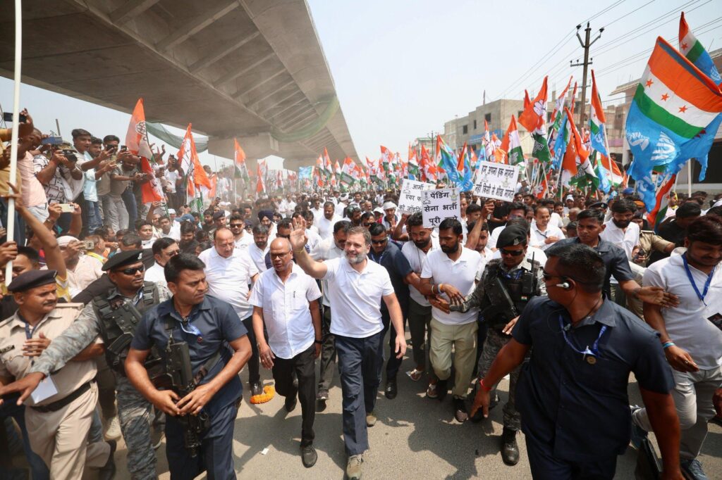 भारतीय राजनीतिक मंचों पर शिष्टाचार की गिरती परछाई 1 1744015065 3831