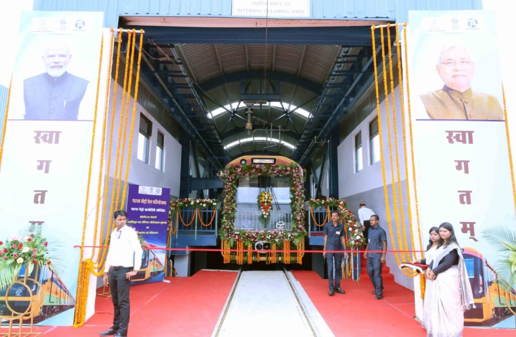 चुनाव के ऐलान से पहले दौड़ी पटना मेट्रो; आज नीतीश चढ़े, पैसेंजर कल से सफर करेंगे 2 WhatsApp Image 2025 10 06 at 3.44.41 PM