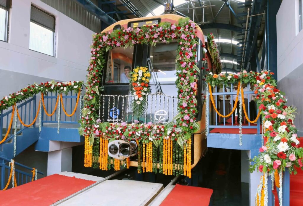 चुनाव के ऐलान से पहले दौड़ी पटना मेट्रो; आज नीतीश चढ़े, पैसेंजर कल से सफर करेंगे 1 WhatsApp Image 2025 10 06 at 3.44.43 PM 1